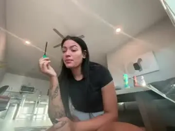 Caramelmami26  live sex cam