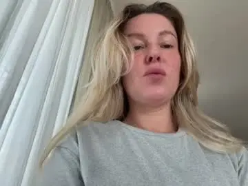 Carla_xxx  live sex cam