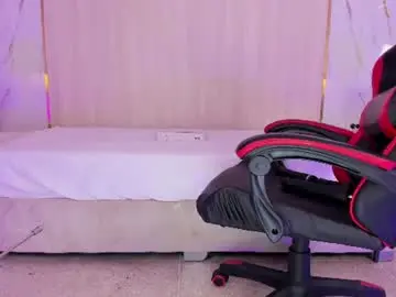 Curvyary  live sex cam