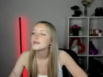 Evelynblond  live sex cam