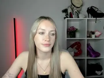 Evelynblond  live sex cam