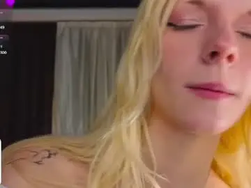 Helly_hoff  live sex cam