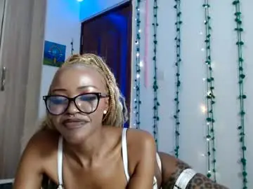 Velvetyvixen  live sex cam