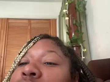 Wetgyal22  live sex cam