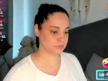 Allees95  live sex cam