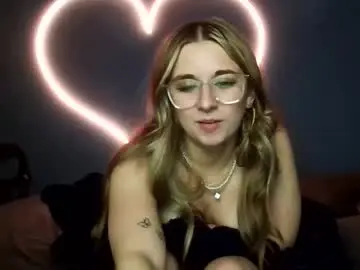 Cocooluxx  live sex cam