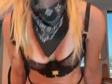 Cruellacuck  live sex cam