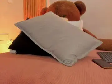 Dakotaslender  live sex cam