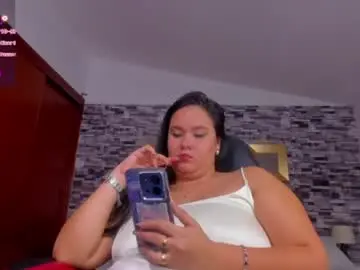 Reina_loren  live sex cam