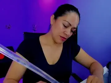 Skater_gal  live sex cam