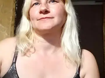 Starvibe1010  live sex cam