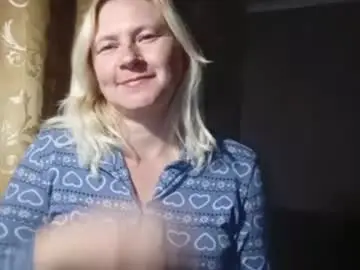 Starvibe1010  live sex cam