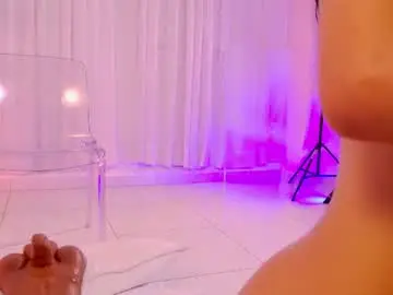 Trixxie_18  live sex cam