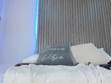 Brianaa_glow  live sex cam