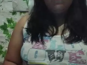 Hotiemorenagurl18  live sex cam