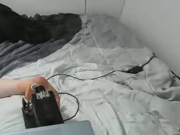 Ivanasukuoff  live sex cam
