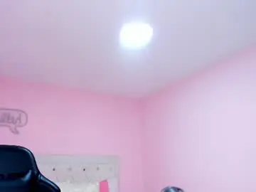 Mia_montess  live sex cam