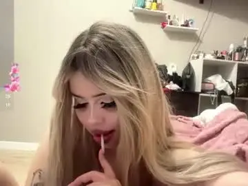 Moonluvv3  live sex cam