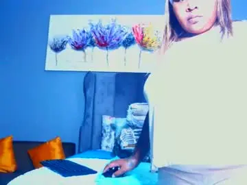 Pearlblu38  live sex cam