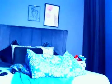 Pearlblu38  live sex cam