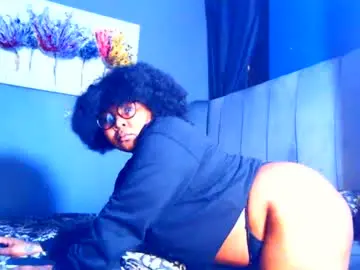 Pearlblu38  live sex cam