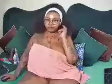 Pearlblu38  live sex cam