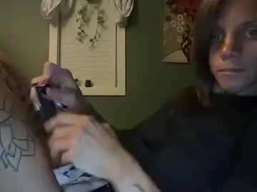 Slimnntatted  live sex cam