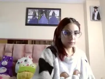 Sophietoms  live sex cam