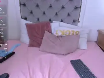 Analia_ross_  live sex cam