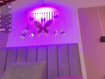 Dyvis_22  live sex cam