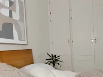 Helena_hills  live sex cam