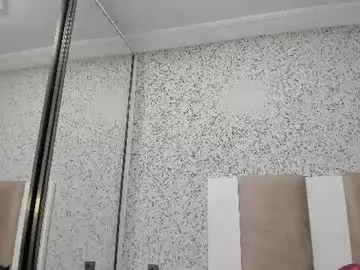 Miillaaa  live sex cam