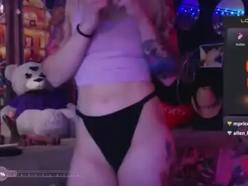 Whosplayingwithfire  live sex cam