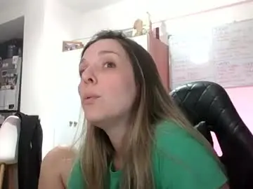 Caroluciani  live sex cam