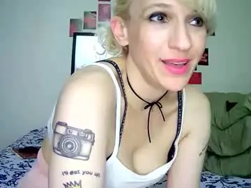 Cutefemme  live sex cam