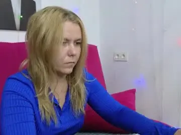 Dear_hollyy  live sex cam