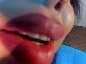 Kloewandan  live sex cam