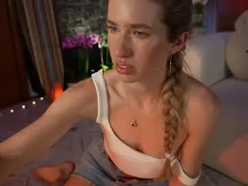 Lucy_gooosey  live sex cam