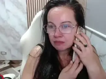 Mature_wolf  live sex cam