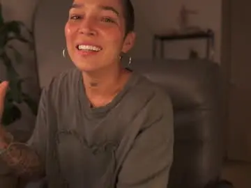 Mykinkybunny  live sex cam