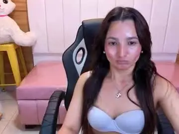Paulette37_a  live sex cam