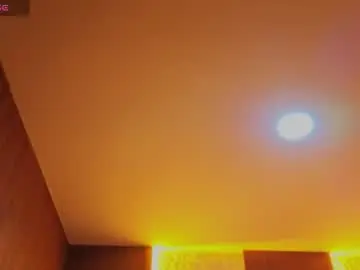 Queen_red_v  live sex cam