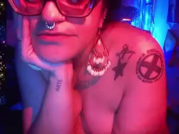 Ravenandsin  live sex cam