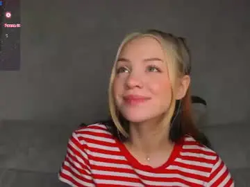 Cherrypepperkiss  live sex cam
