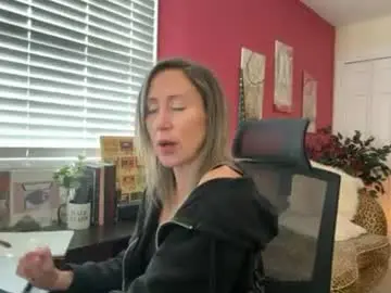 Goddesstkelly  live sex cam