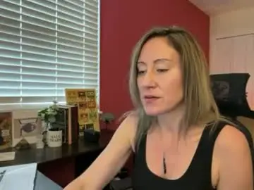 Goddesstkelly  live sex cam