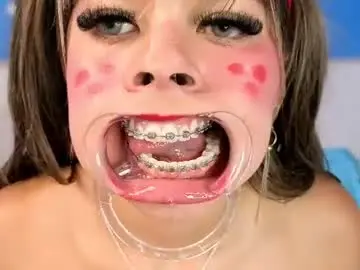 Miss_lucyla  live sex cam