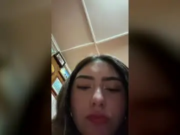 Velvetgum  live sex cam