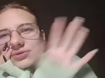Yolandemakuch  live sex cam