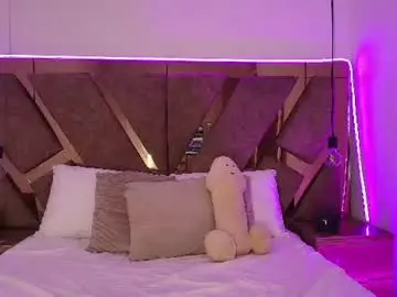 Bella_swwan_  live sex cam